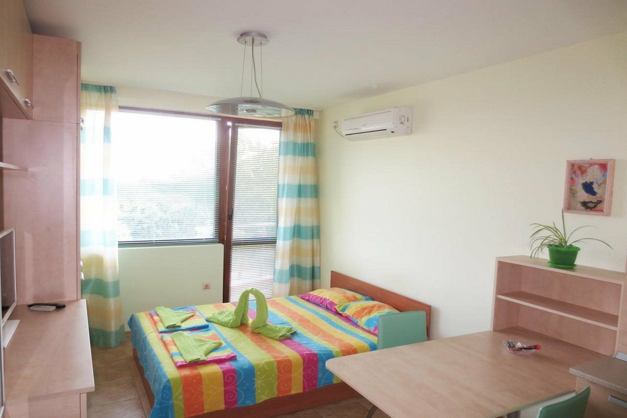 Fantasy Apartments Varna Extérieur photo